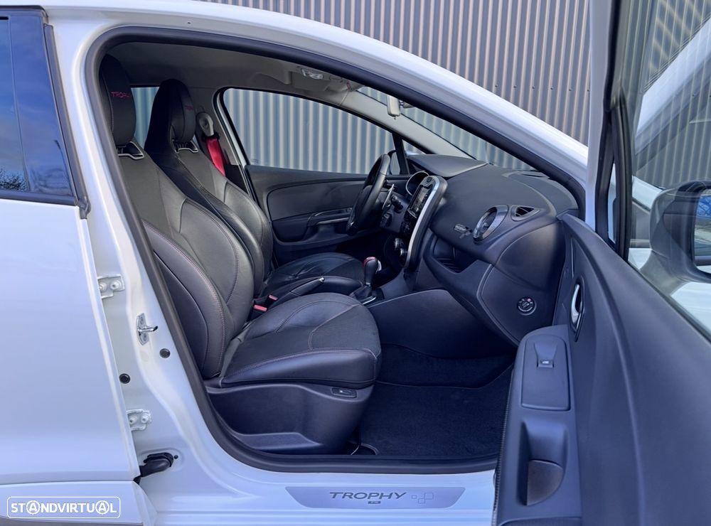 Renault Clio TCe 220 EDC R.S. Trophy - 34