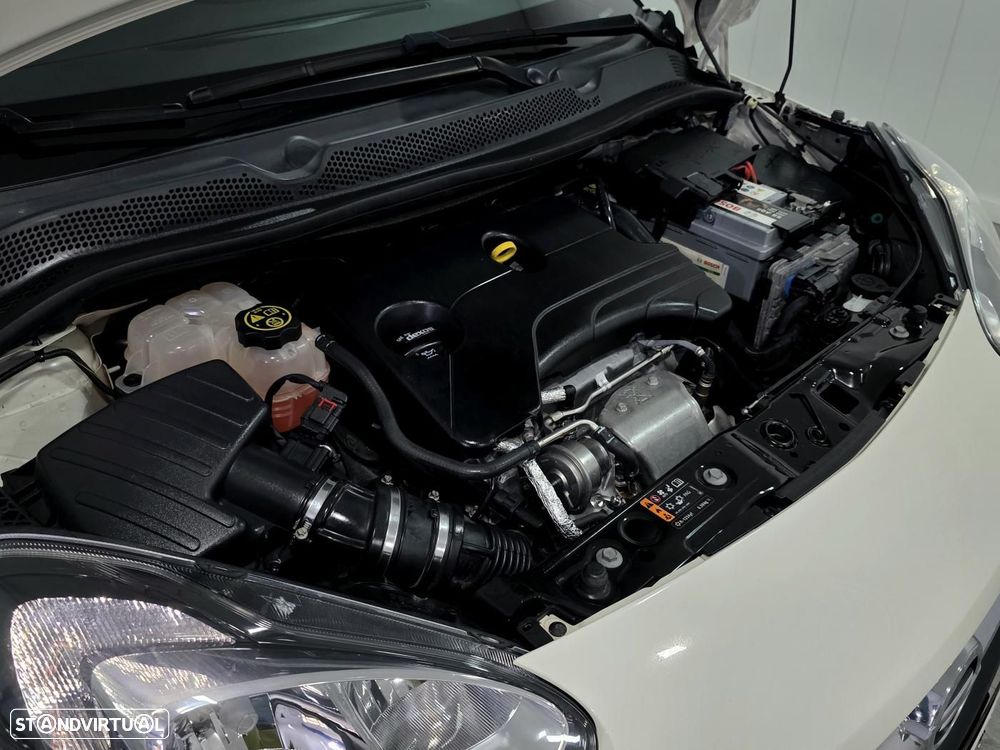 Opel Adam 1.0 T Rocks - 48