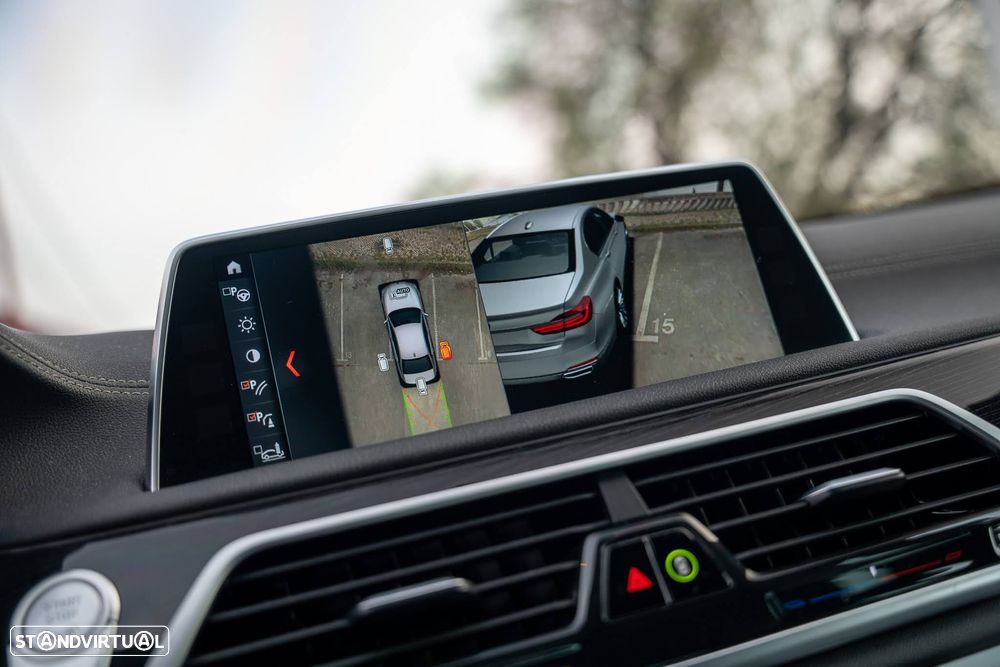 BMW 730 d Pack M - 24