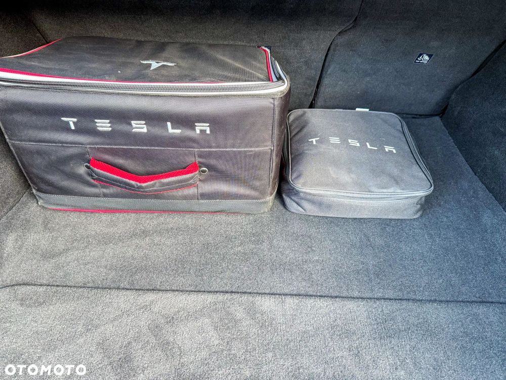 Tesla Model S Performance - 25