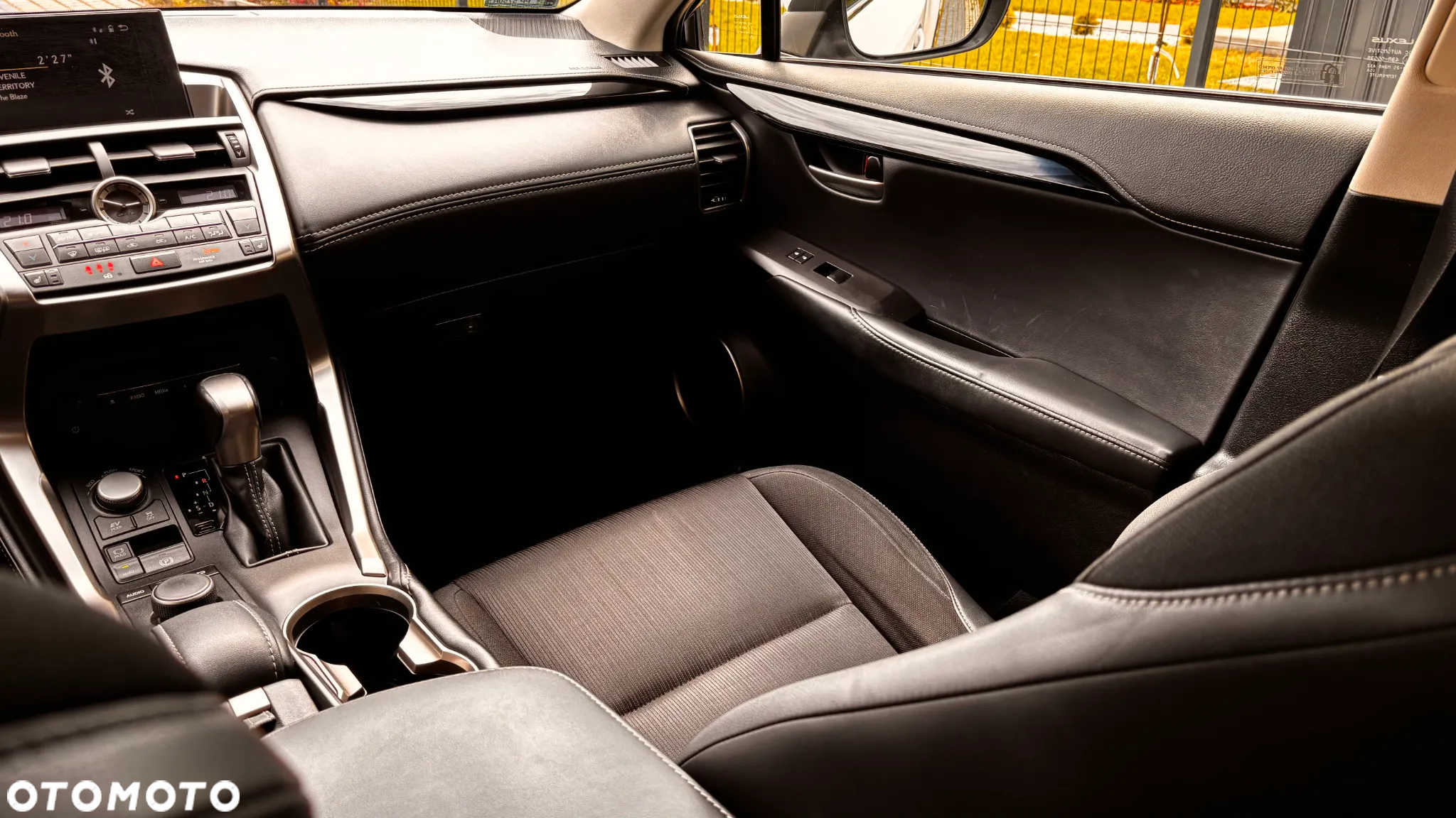 Lexus NX 300h Elite AWD - 13