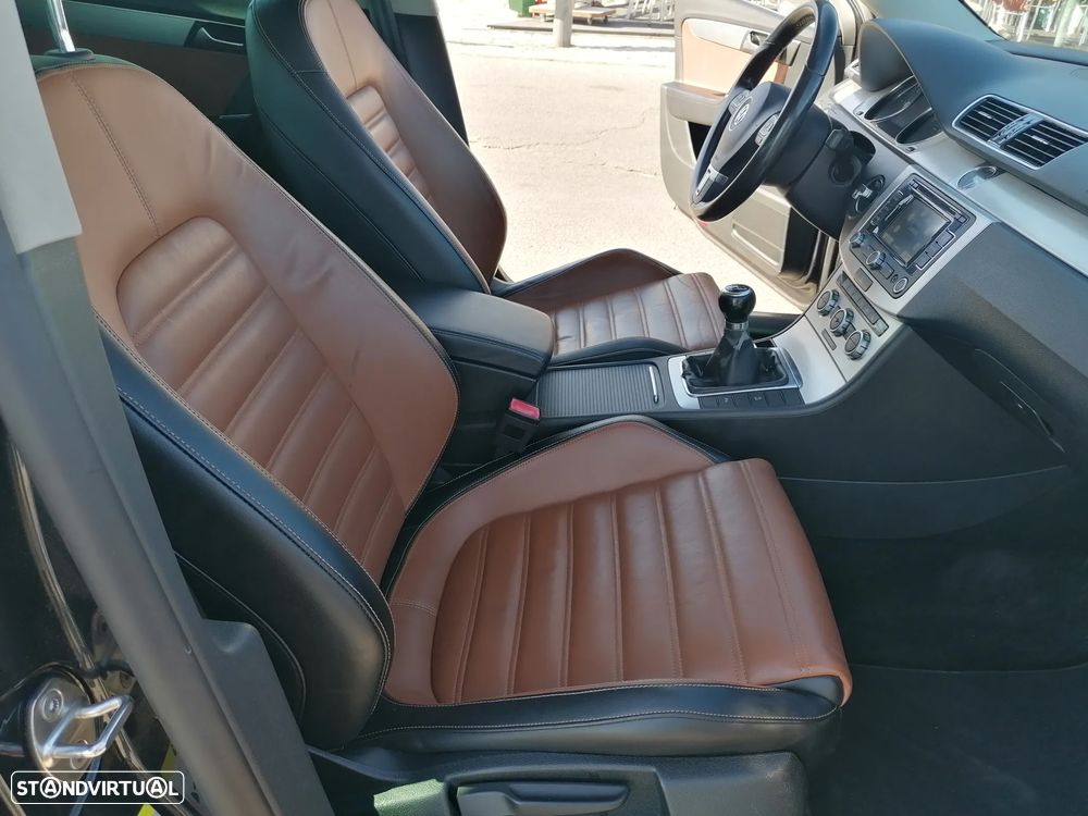VW Passat Variant 1.6 TDI BlueMotion Highline - 11