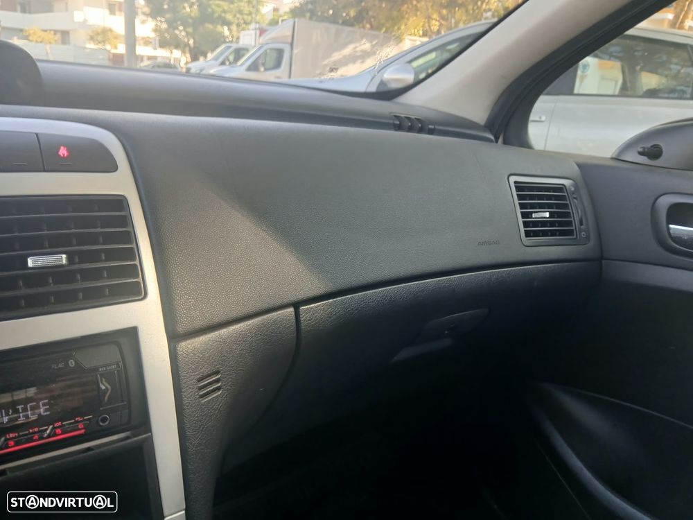 Peugeot 307 1.6 HDi Premium - 16