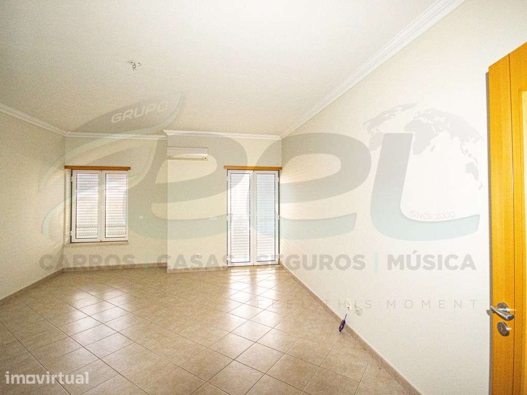 Apartamento T2 na Urbanização das Milheiras em Almeirim - Grande imagem: 2/18