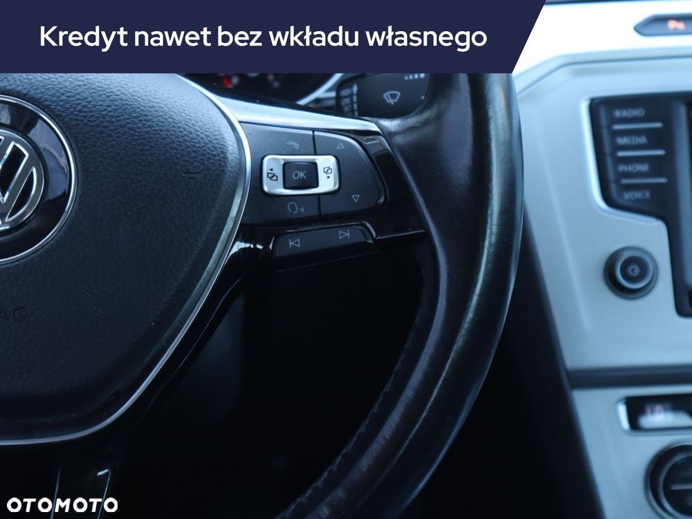 Volkswagen Passat - 23