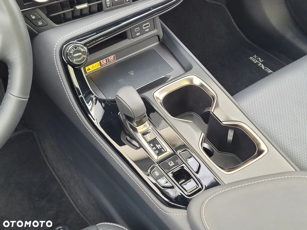 Lexus NX 350h Omotenashi AWD - 27