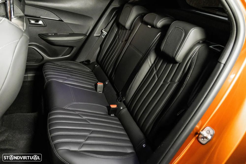 Peugeot e-2008 GT Pack - 35