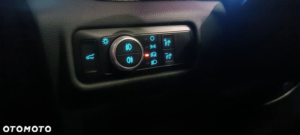 Ford Explorer - 26