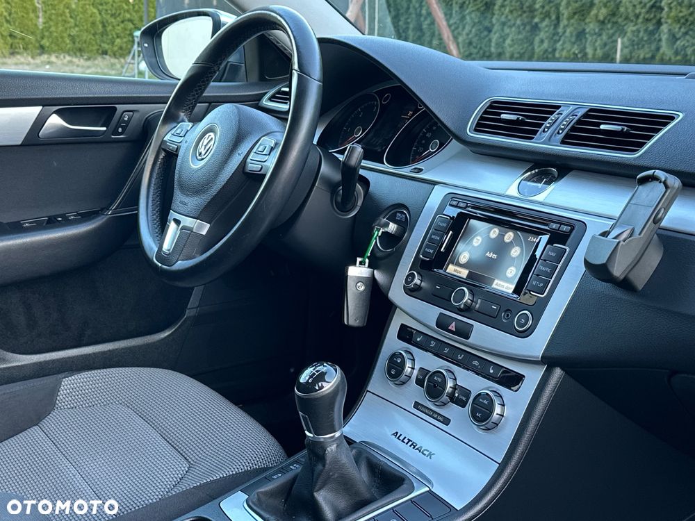 Volkswagen Passat 2.0 TDI DPF Highline - 26