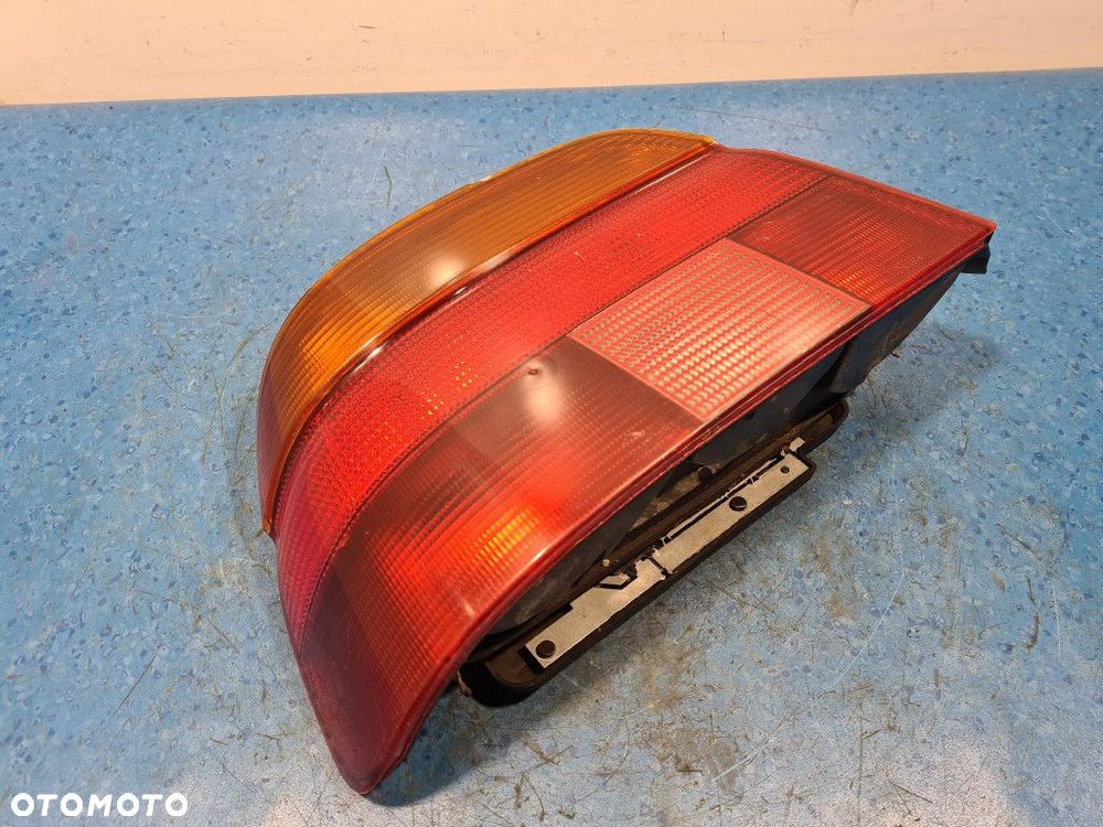 BMW 5 E39 SEDAN LAMPA TYŁ LEWA ZEWNĘTRZNA - 3
