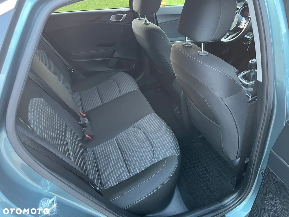 Kia Ceed 1.5 T-GDI M - 9