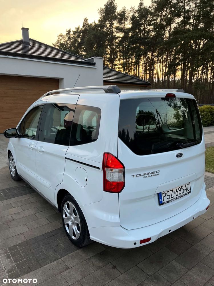 Ford Tourneo Courier 1.5 TDCi Trend - 22