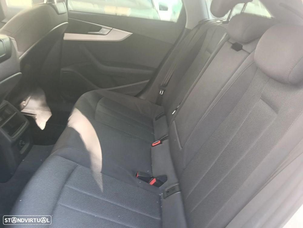 Audi A4 Avant 2.0 TDI Design S tronic - 20