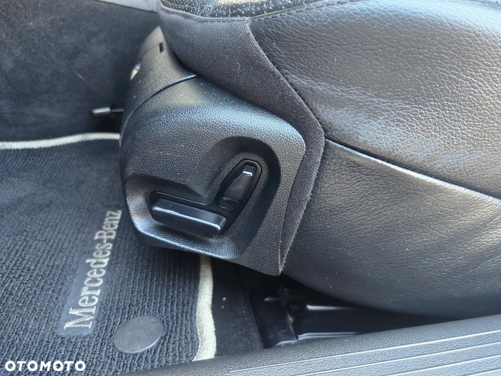 Mercedes-Benz Klasa E 320 CDI 7G-TRONIC Avantgarde DPF - 34