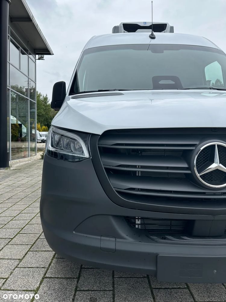 Mercedes-Benz Sprinter - 32
