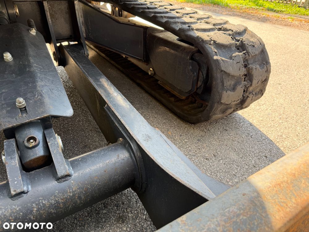 Bobcat Minikoparka E35z - 25