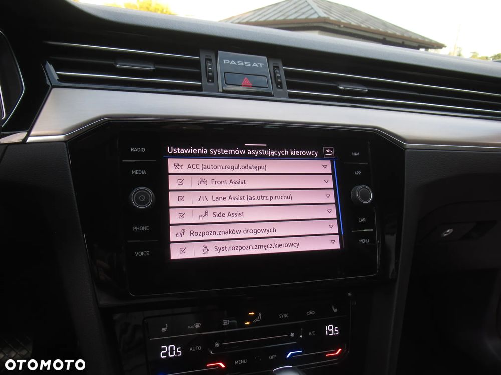 Volkswagen Passat 2.0 TSI Elegance DSG - 24