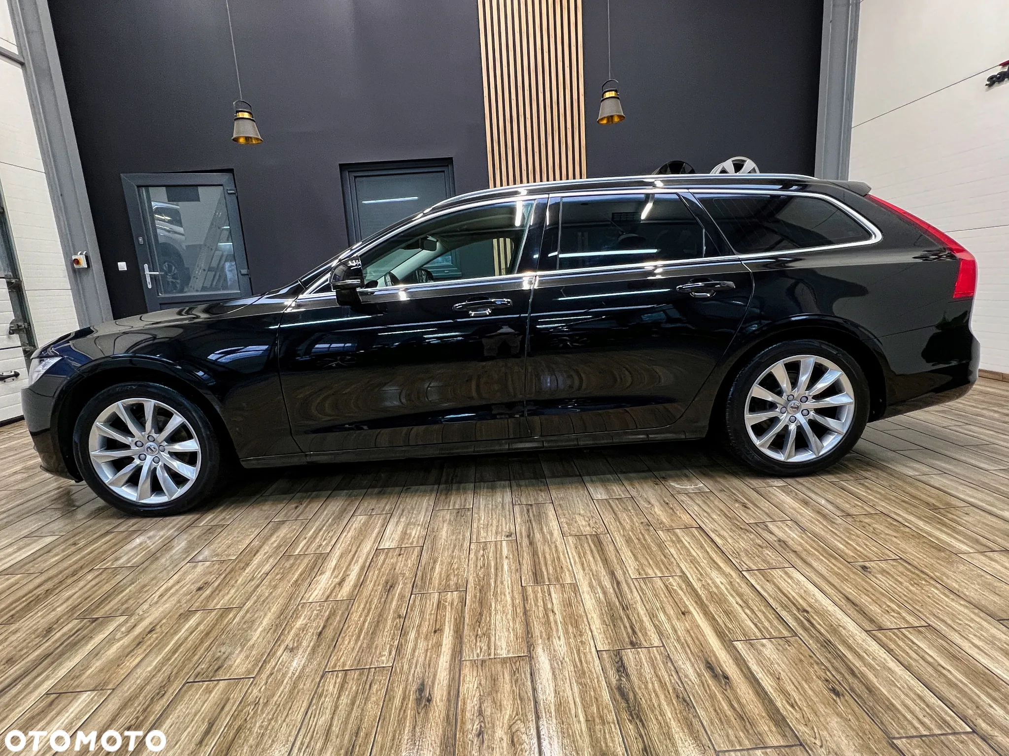Volvo V90 D4 Momentum Pro - 12