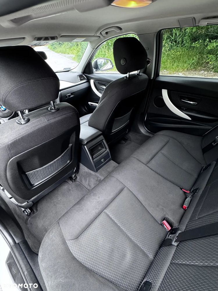 BMW Seria 3 318d - 16