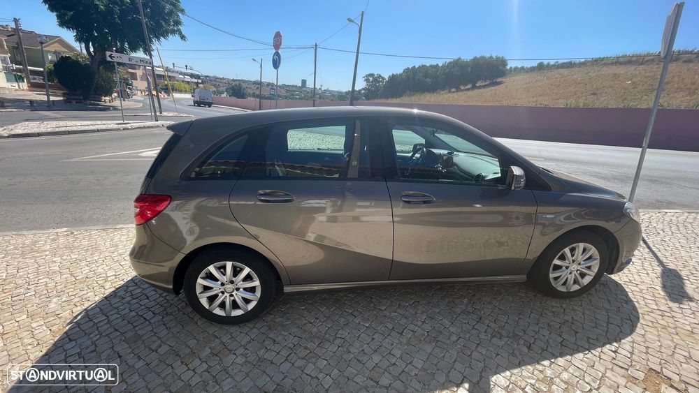 Mercedes-Benz B 200 CDI (BlueEFFICIENCY) - 7