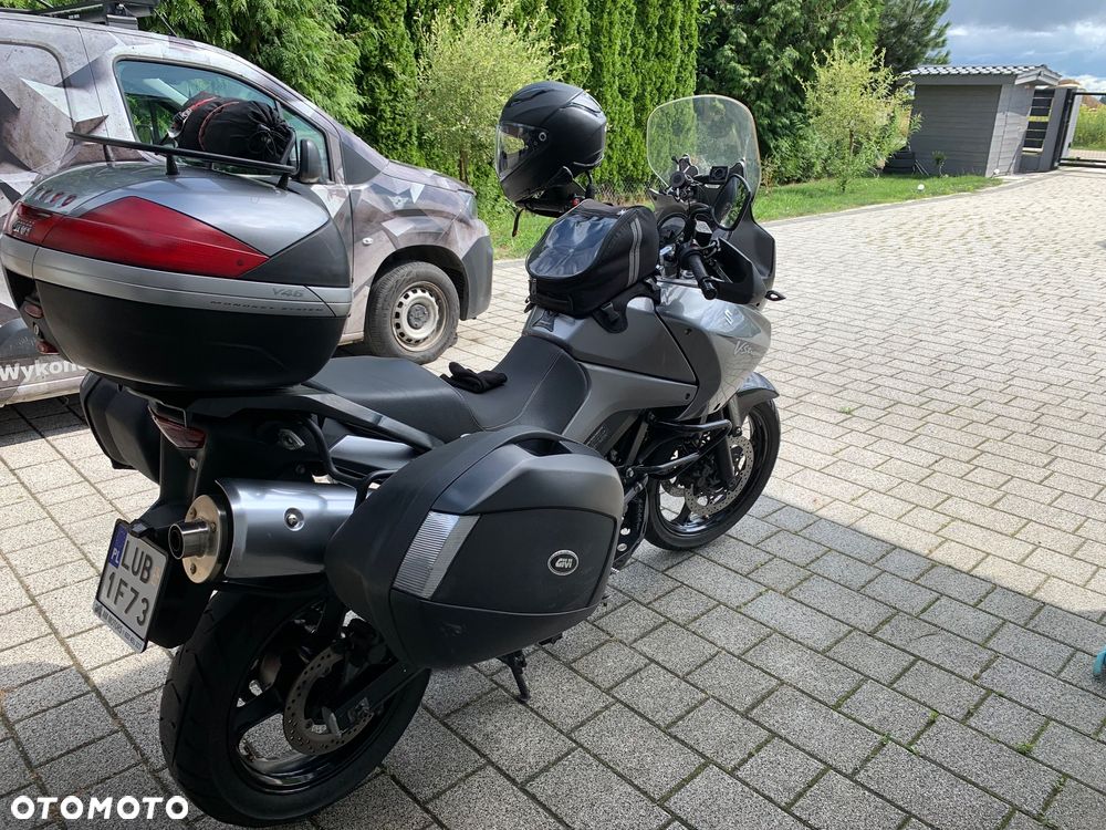 Suzuki V-STROM - 8