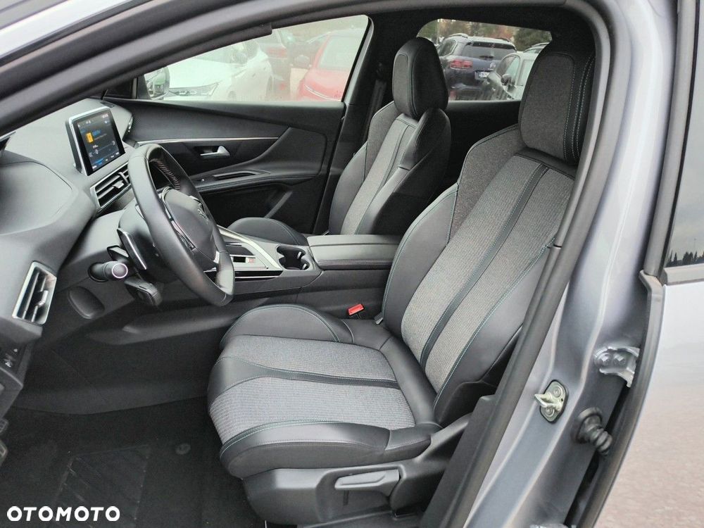 Peugeot 3008 1.2 PureTech Allure Pack S&S EAT8 - 9