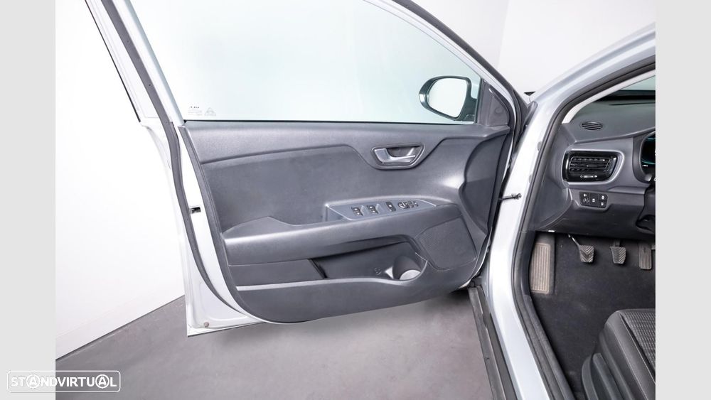 Kia Stonic 1.0 T-GDI Drive - 6