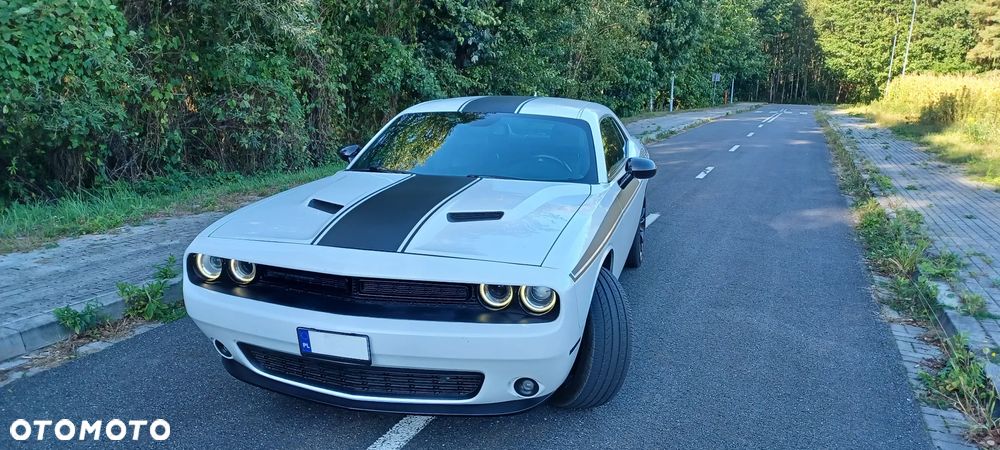 Dodge Challenger - 11