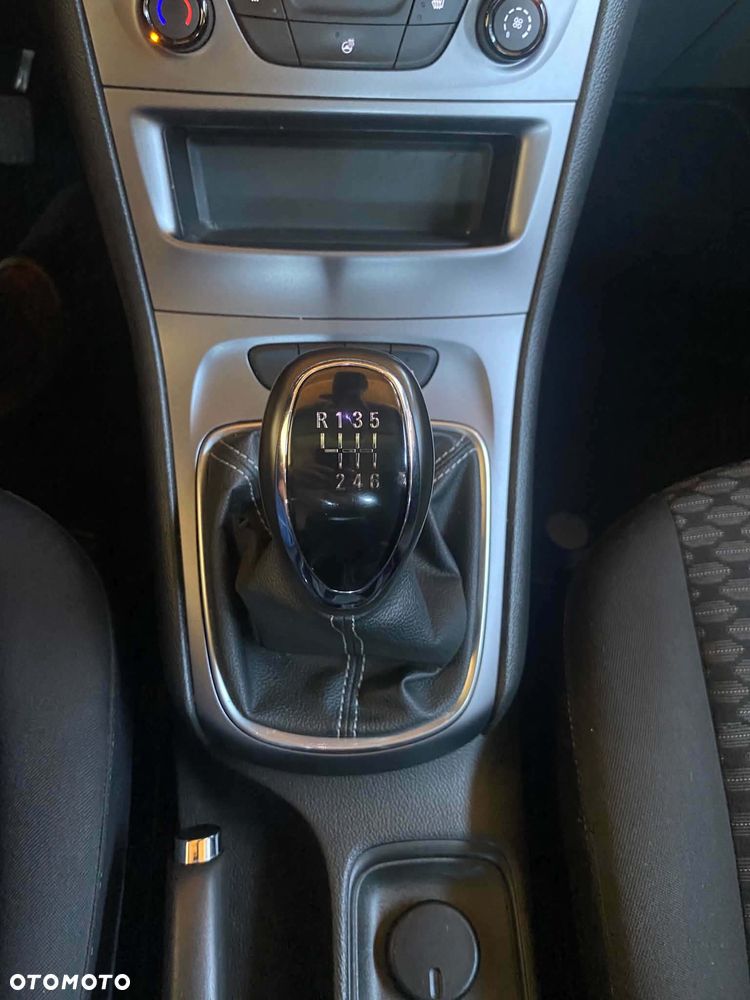 Opel Astra 1.2 T Edition S&S - 9