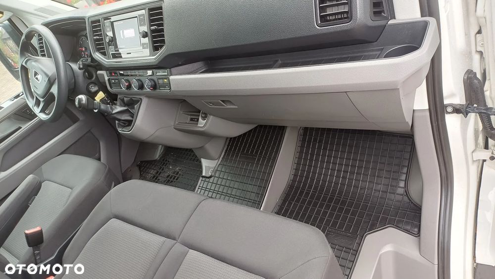 Volkswagen Crafter  - L4 H3 - 23