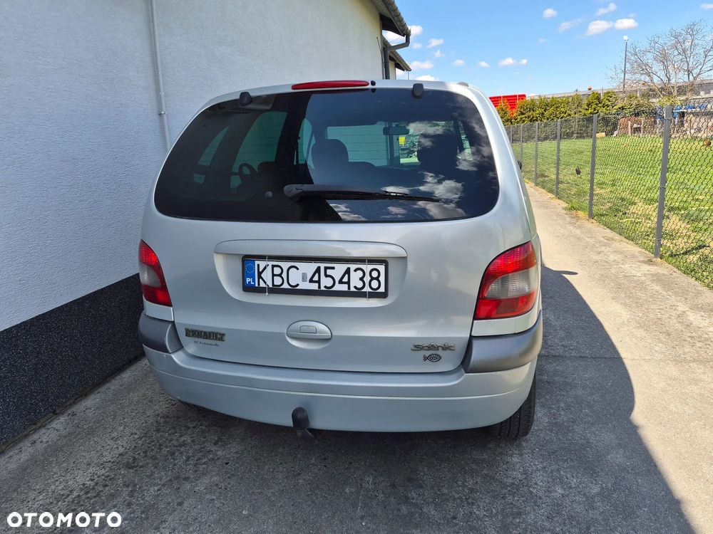 Renault Scenic 1.9 dCi Authentique - 11