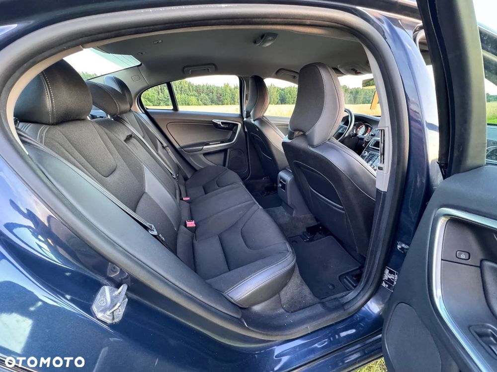 Volvo S60 D4 Drive-E Momentum - 13