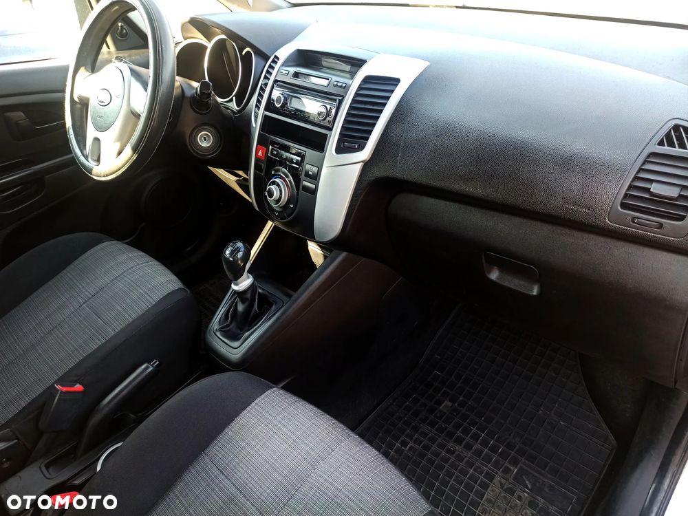 Kia Venga - 14
