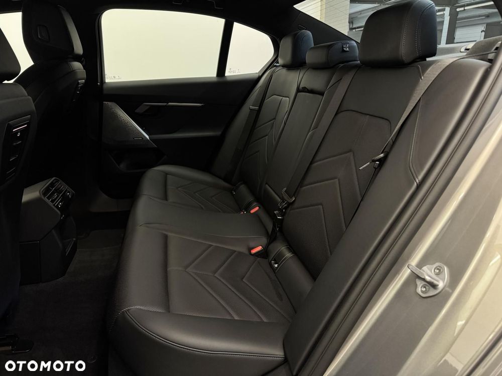 BMW Seria 5 - 23
