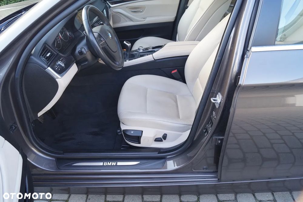 BMW Seria 5 520i - 19