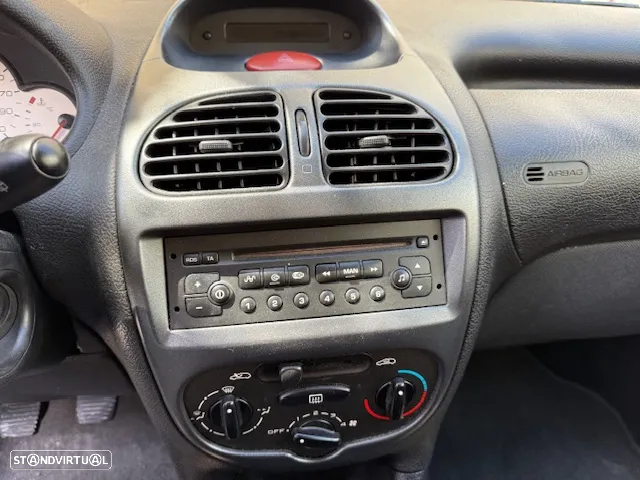 Peugeot 206 1.1 Color Line - 17