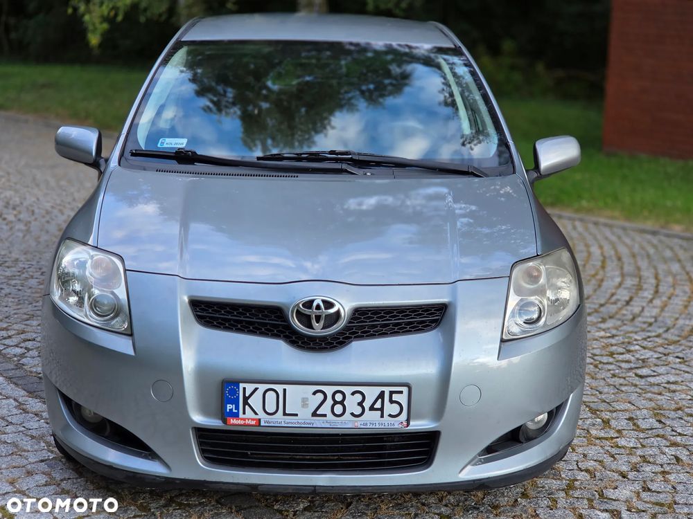 Toyota Auris 2.0 D-4D - 2