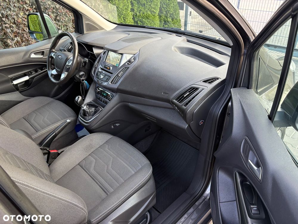 Ford Tourneo Connect Grand - 18