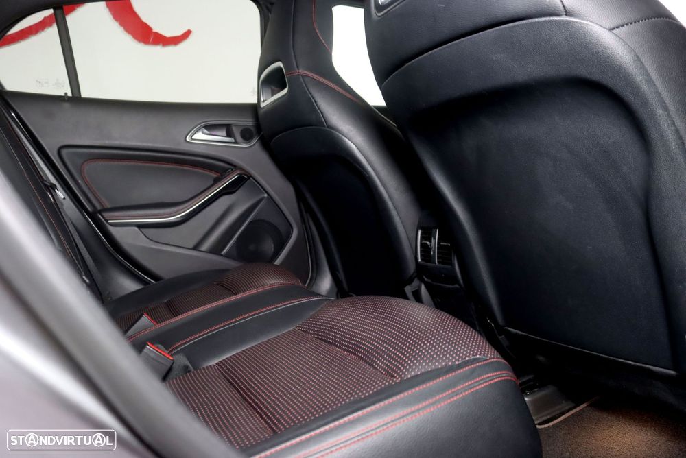 Mercedes-Benz GLA 250 4Matic Style - 12