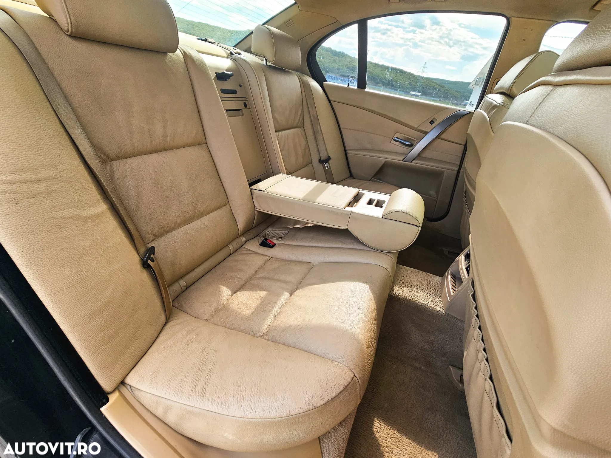 BMW Seria 5 525d - 13