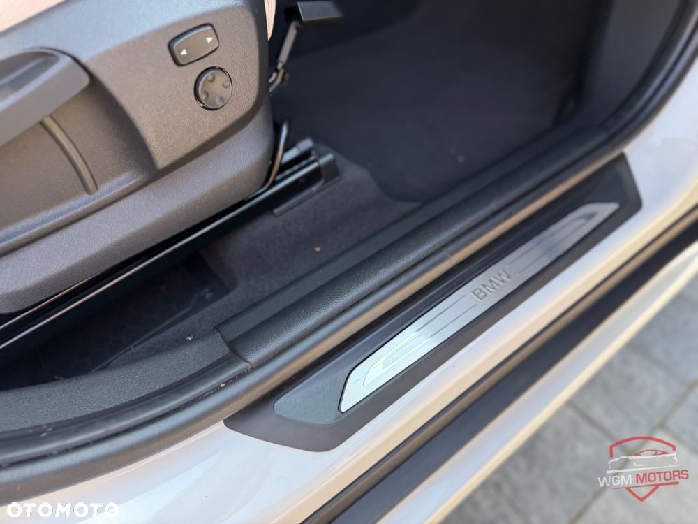 BMW X1 xDrive20i Advantage - 26