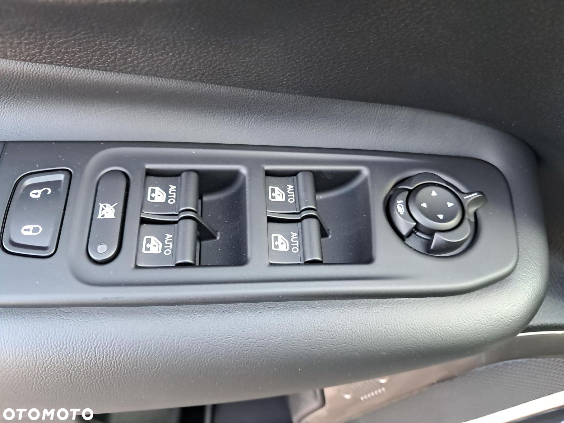 Jeep Renegade - 16