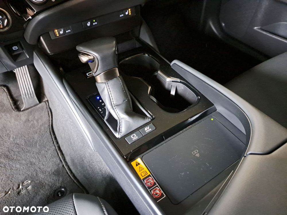 Lexus ES 300h Business Edition - 28