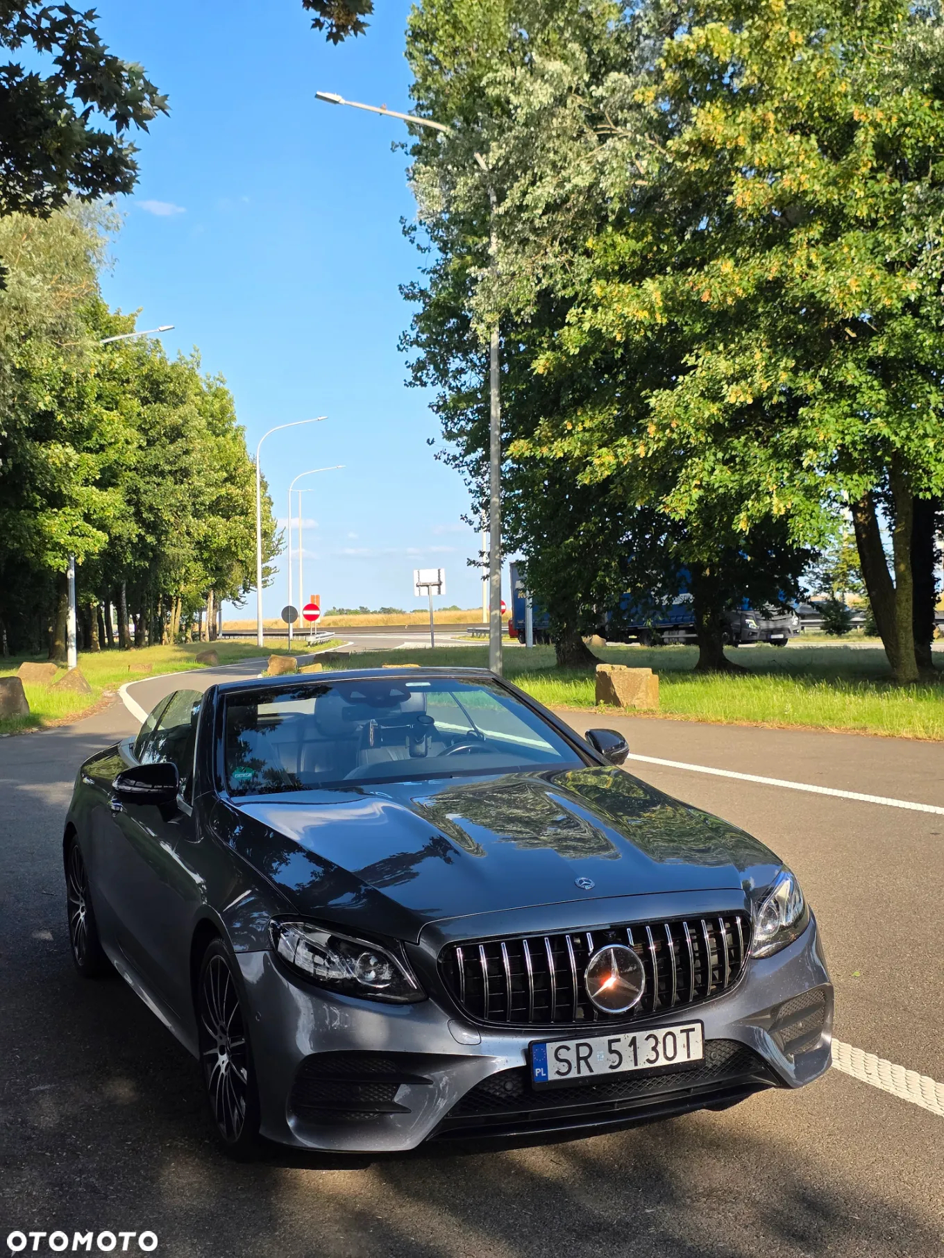 Mercedes-Benz Klasa E 220 d 4Matic Cabrio 9G-TRONIC AMG Line - 2