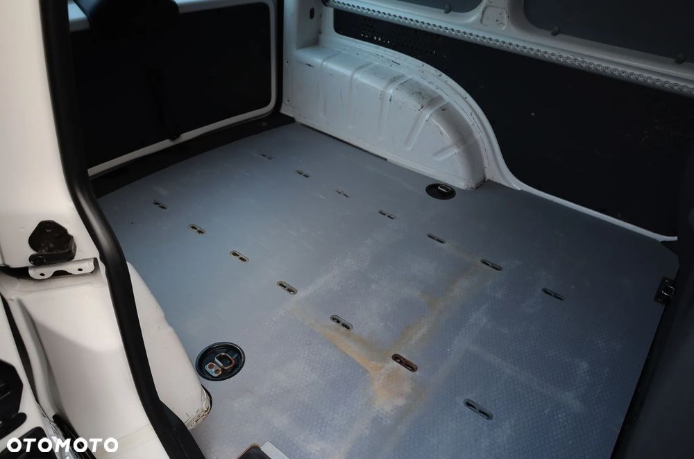 Volkswagen Caddy - 25