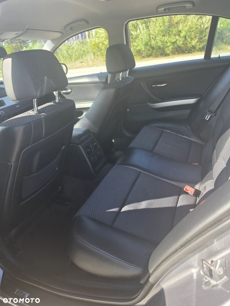 BMW Seria 3 320d xDrive DPF - 16