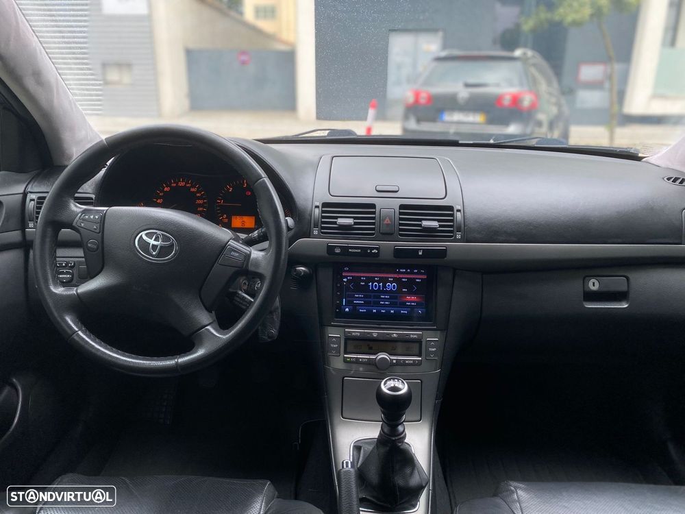 Toyota Avensis SW 2.2 D-4D - 15