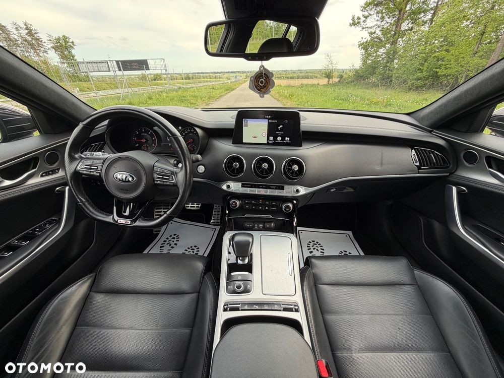 Kia Stinger - 14