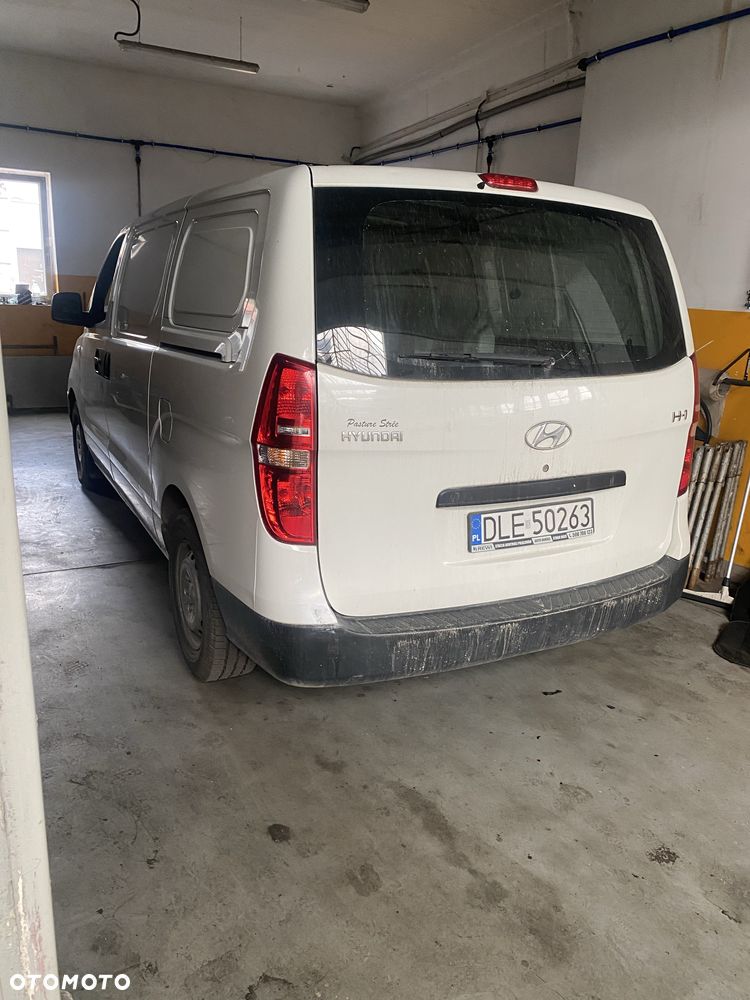 Hyundai H-1 - 4