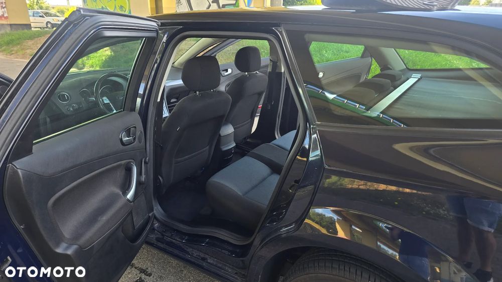 Ford Mondeo 2.0 TDCi Ambiente - 29